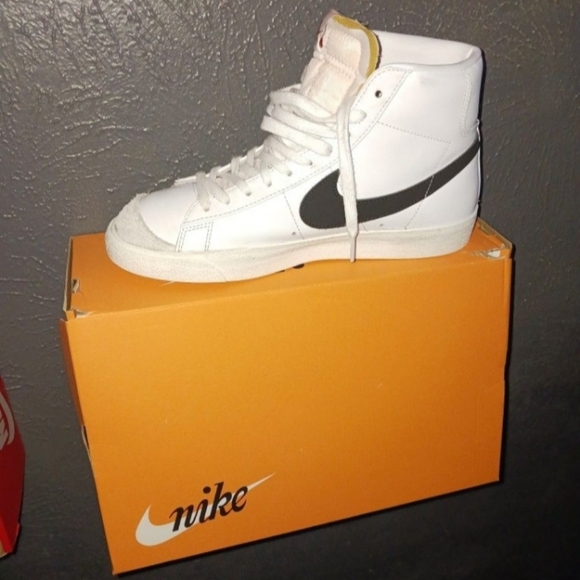Nike Blazers - Picture 1 of 4